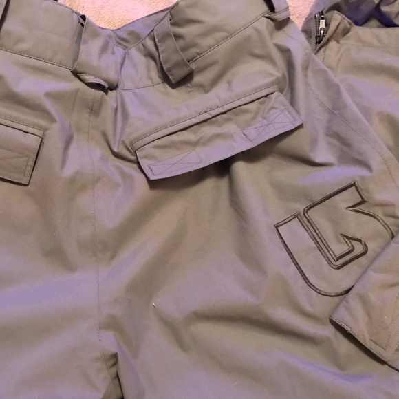 Men’s Burton snowboarding pants - Picture 8 of 10